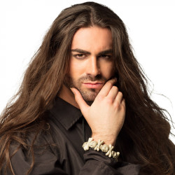 Náramok s kosťami a lebkami